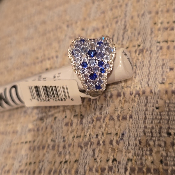 BEAUTIFUL STERLING SILVER BLUE SAPPHIRE STONES RING SIZE 7 - Picture 10 of 15